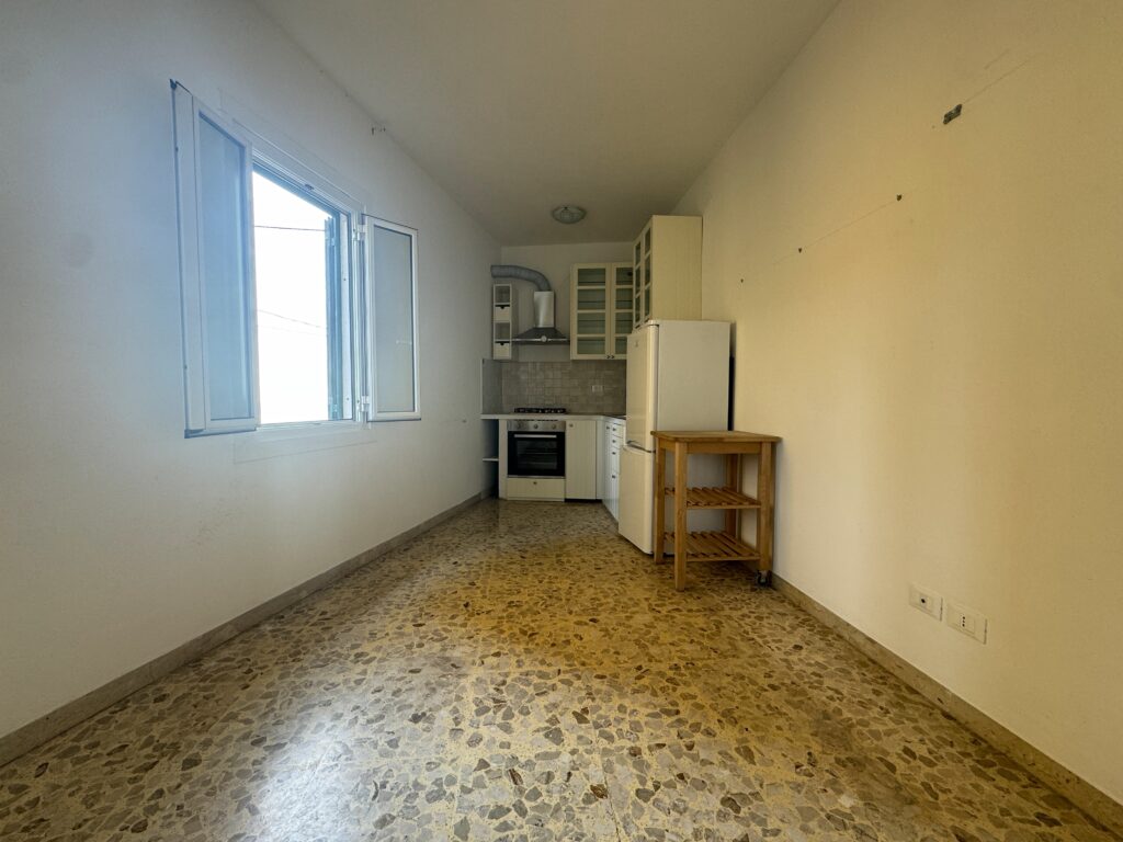 casa indipendente a 120.000 con vista mare