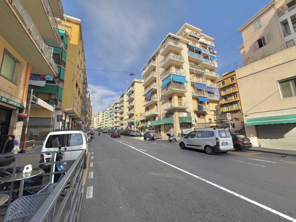 Trilocale da ristrutturare in centro a Sanremo